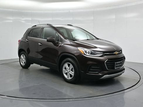Used 2020 Chevrolet Trax LT w/ LT Convenience Package FWD image 53