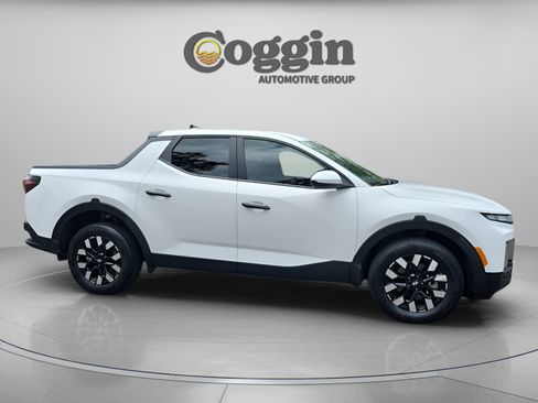 Certified 2025 Hyundai Santa Cruz SE FWD image 6