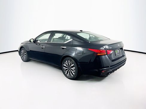 Used 2024 Nissan Altima 2.5 SV w/ SV Premium Package image 5