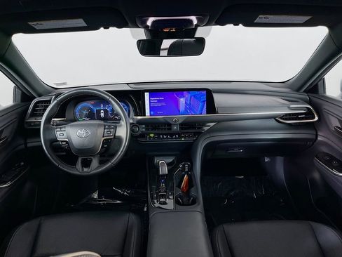 Used 2025 Toyota Crown XLE image 12