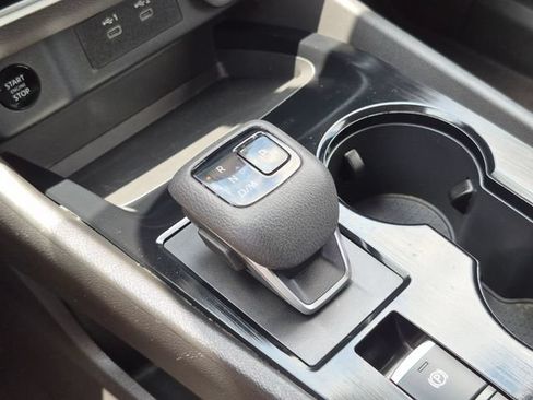 Used 2024 Nissan Rogue SV FWD image 21