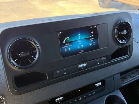 Used 2023 Mercedes-Benz Sprinter 3500 image 70
