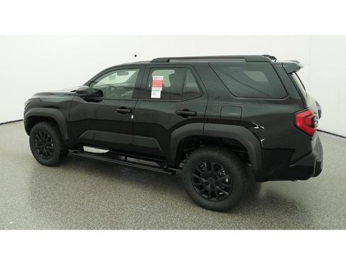 New 2026 Toyota 4Runner SR5 AWD/4WD image 4