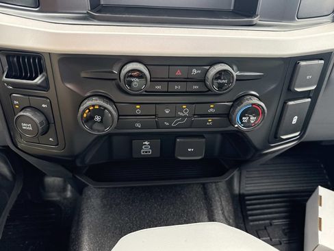 New 2026 Ford F350 XL w/ XL Chrome Package AWD/4WD image 9