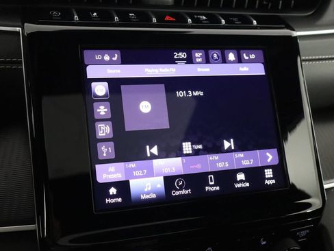 Used 2025 Jeep Grand Cherokee Altitude RWD image 30