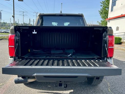 Certified 2024 Toyota Tacoma TRD Off-Road AWD/4WD image 24