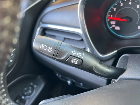 Used 2020 Chevrolet Equinox LT w/ Midnight Edition image 16