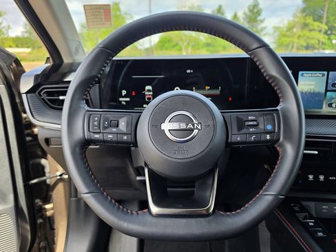 Used 2025 Nissan Kicks SR FWD image 21