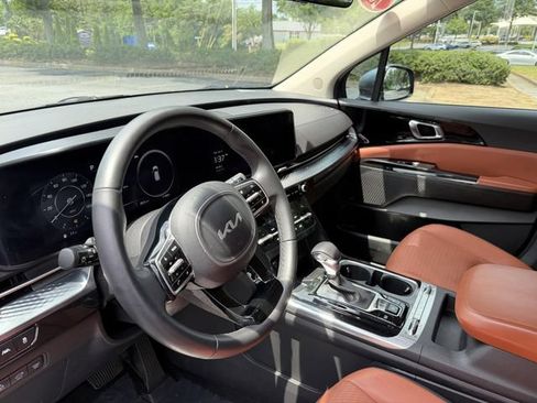 Certified 2024 Kia Carnival SX Prestige FWD image 18