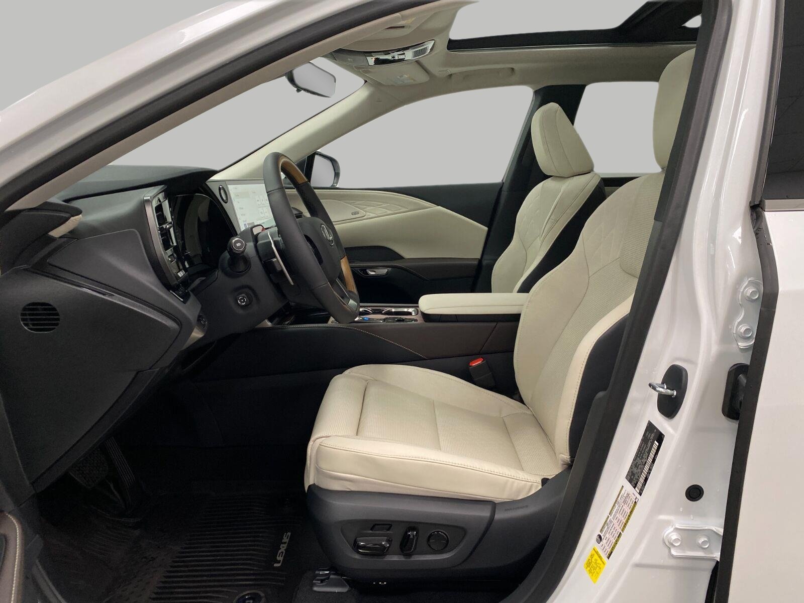 New 2026 Lexus RX 350 AWD image 31