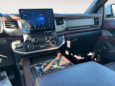 Used 2024 Ford Expedition Max Limited image 11