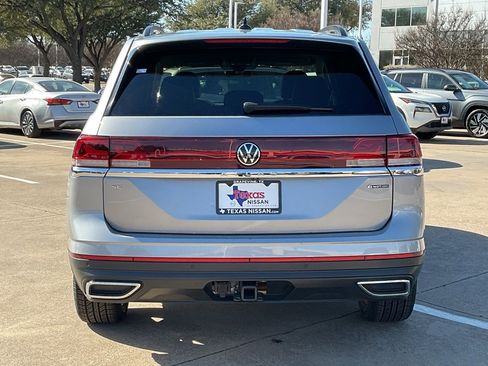 Used 2024 Volkswagen Atlas SE image 6