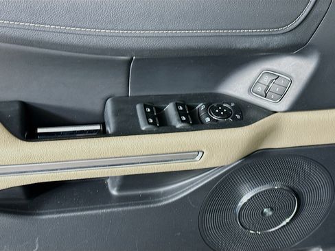 Used 2024 Ford Expedition Limited image 15