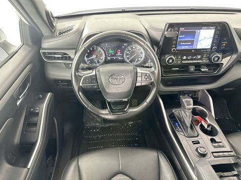 Used 2021 Toyota Highlander XSE AWD/4WD image 11