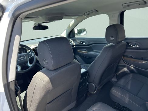 Used 2023 GMC Acadia SLE w/ Driver Convenience Package image 8