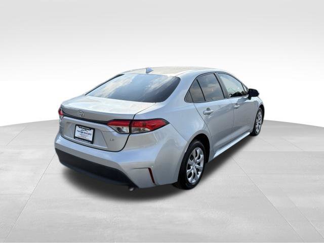Used 2024 Toyota Corolla LE FWD image 2