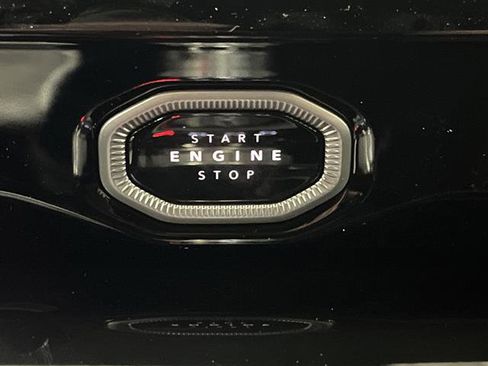 New 2026 Jeep Grand Cherokee Limited w/ Luxury Tech Group II image 23