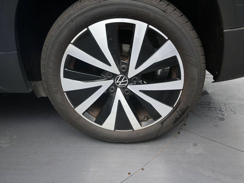 Used 2022 Volkswagen Taos SE FWD image 9