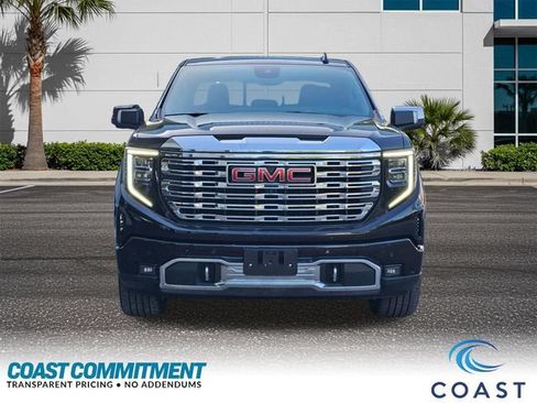 Used 2022 GMC Sierra 1500 Denali w/ Denali Reserve Package AWD/4WD image 2