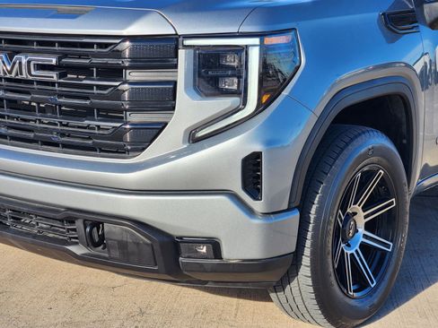 Used 2023 GMC Sierra 1500 Elevation w/ LPO, Elevation Black Package image 9