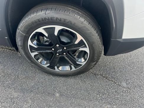 New 2027 Chevrolet Equinox LT w/ Convenience Package II FWD image 22