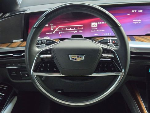 Used 2025 Cadillac Escalade Sport Platinum AWD/4WD image 15