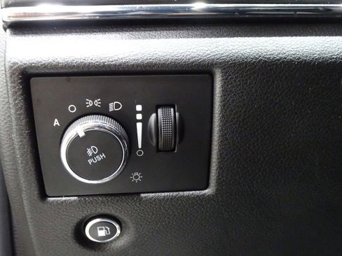 Used 2019 Jeep Grand Cherokee Limited image 20