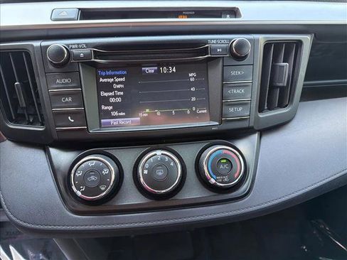 Used 2016 Toyota RAV4 LE FWD image 19