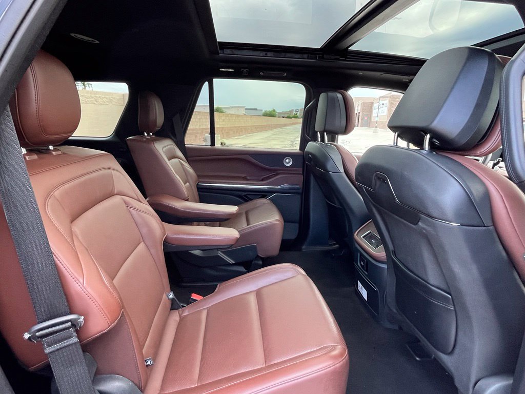Used 2025 Lincoln Navigator Reserve AWD/4WD image 18