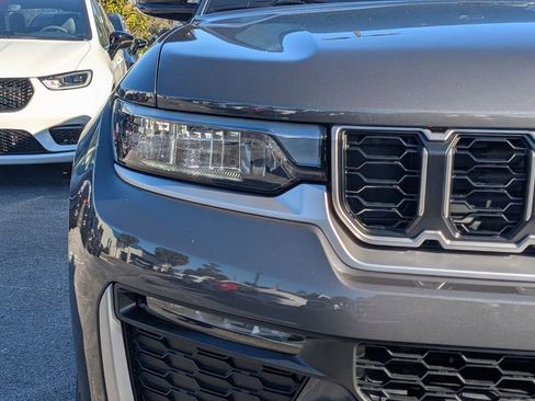 New 2026 Jeep Grand Cherokee Limited RWD image 9
