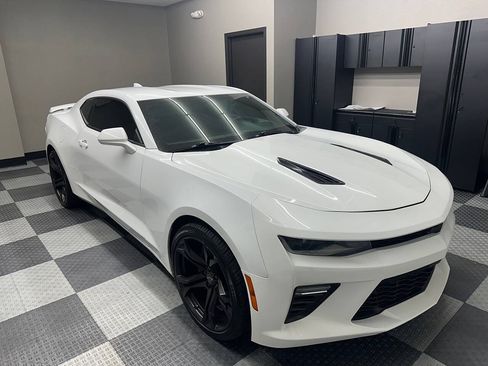 Used 2017 Chevrolet Camaro SS RWD image 11