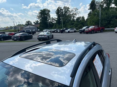 Used 2018 Subaru Crosstrek 2.0i Premium AWD/4WD image 12