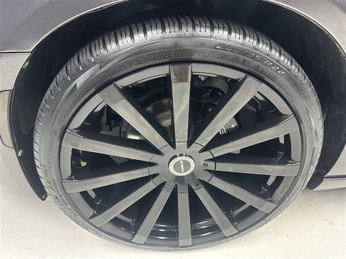 Used 2019 Chrysler 300 Touring w/ Sport Appearance Package RWD image 15