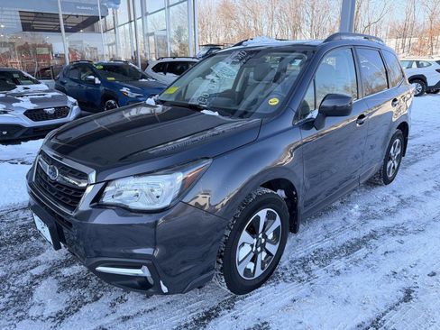 Used 2017 Subaru Forester 2.5i Limited image 9