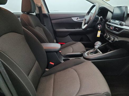 Used 2022 Kia Forte LXS image 21