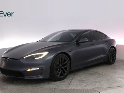 Used 2022 Tesla Model S Plaid image 2