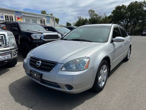 Used 2002 Nissan Altima 2.5 SL FWD image 11