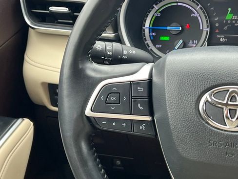 Used 2022 Toyota Highlander Limited image 21