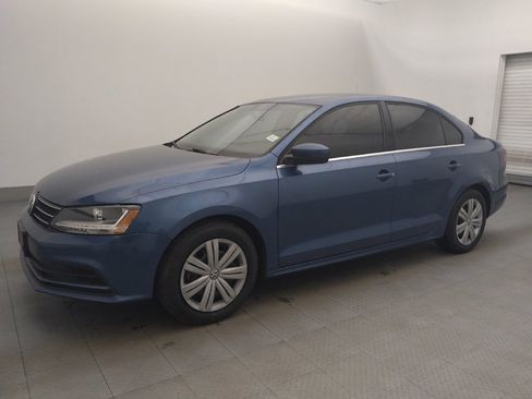 Used 2017 Volkswagen Jetta S image 2
