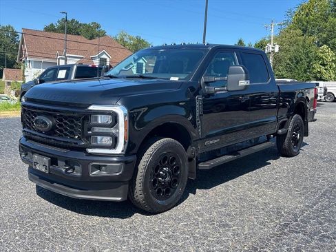 Used 2025 Ford F250 Lariat w/ Black Appearance Package AWD/4WD image 3