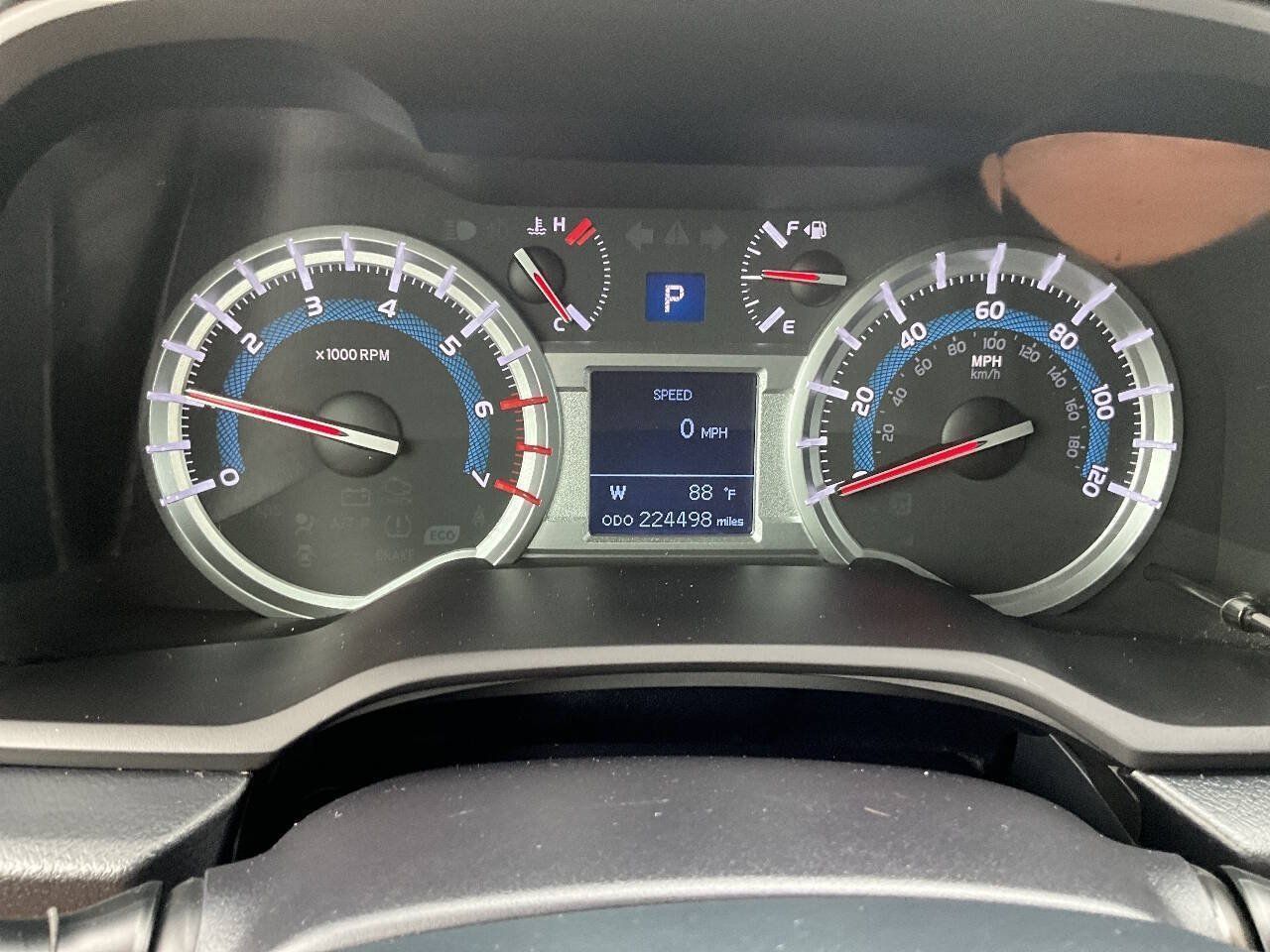 Used 2015 Toyota 4Runner SR5 w/ Four Season Floor Mat Package AWD/4WD image 17