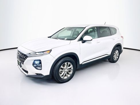Used 2019 Hyundai Santa Fe SE FWD image 3