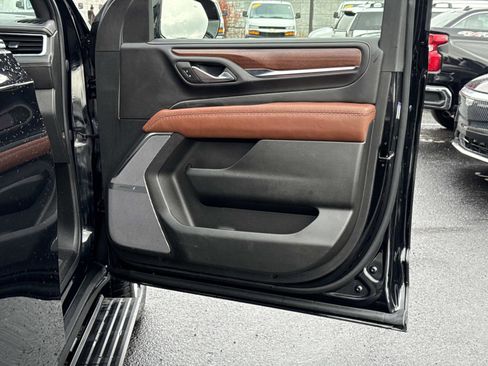 Used 2023 GMC Yukon Denali Ultimate image 13