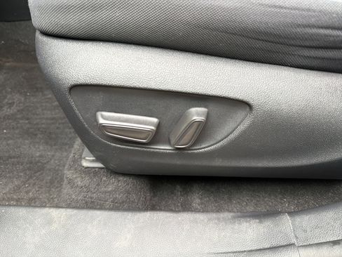 Used 2023 Toyota Highlander L image 8