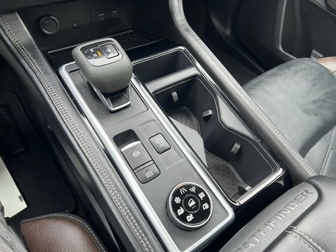 Used 2025 Nissan Pathfinder Platinum w/ Lighting Package (N92) image 49