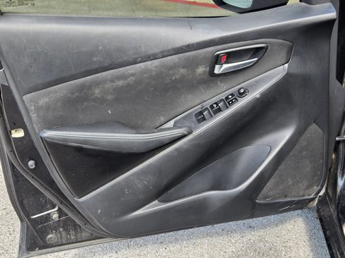Used 2018 Toyota Yaris iA FWD image 7