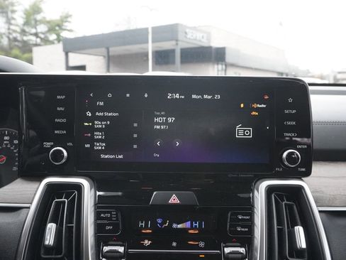 Used 2023 Kia Sorento EX image 42
