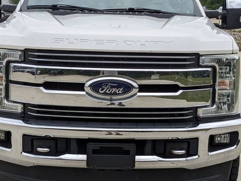 Used 2017 Ford F250 Lariat w/ Lariat Ultimate Package AWD/4WD image 9