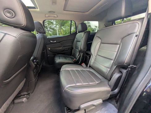 Used 2021 GMC Acadia Denali w/ Denali Technology Package FWD image 14
