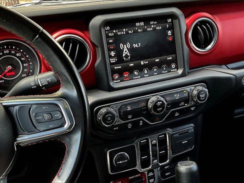 Used 2022 Jeep Gladiator Rubicon w/ Trailer Tow Package image 6